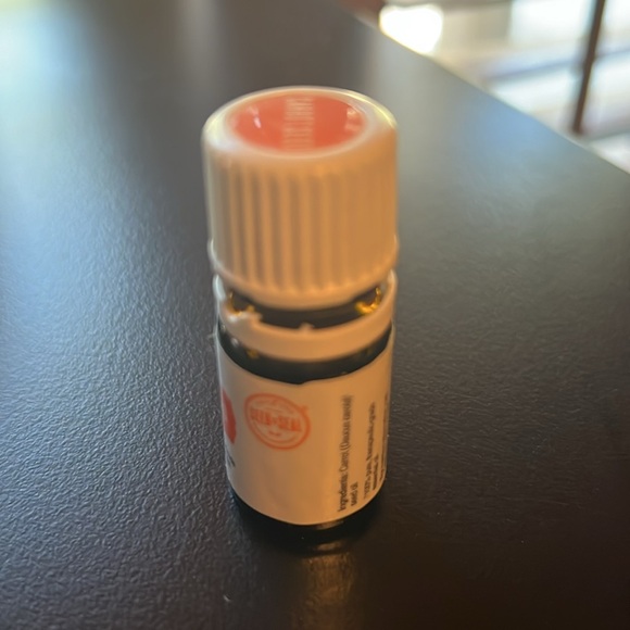 Young Living Vitality Carrot Seed Oil - Picture 2 of 2